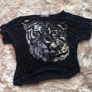 Tiger high lo crop top